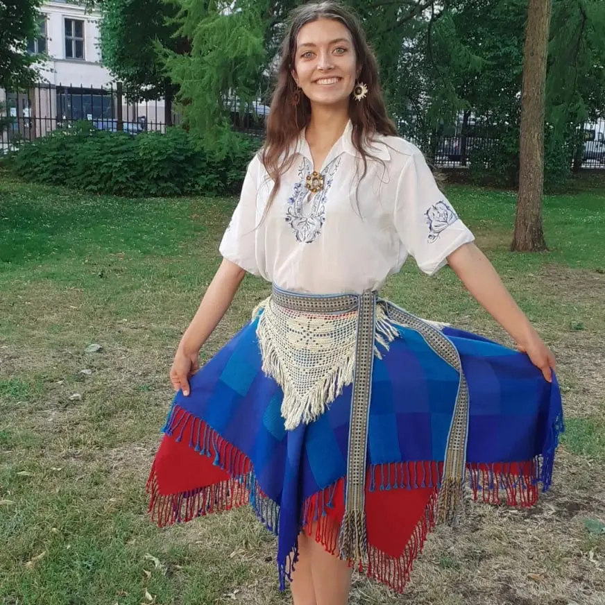 austi svārki