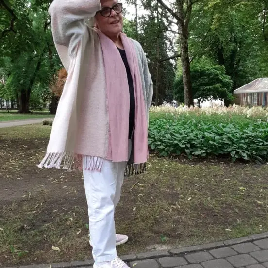 austs mētelis un šalle